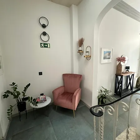 Iris -paola Modern Townhouse Daire Paola