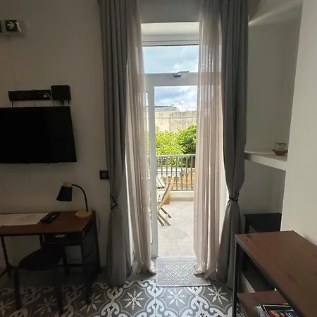 Apartment Iris -paola Modern Townhouse