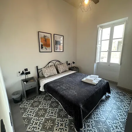Iris -paola Modern Townhouse Apartment