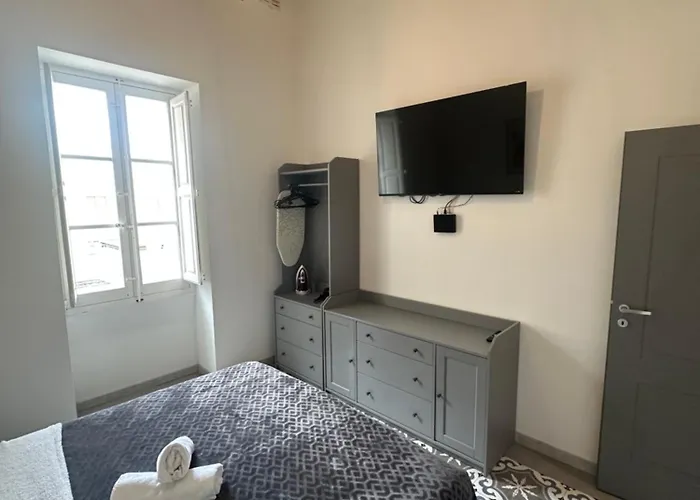 Appartamento Iris -paola Modern Townhouse *